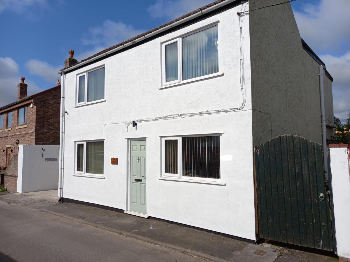 Pet Friendly Beautiful Detached Cottage Close To Spurn Point, Easington And Withersea Kingston upon Hull Exterior foto
