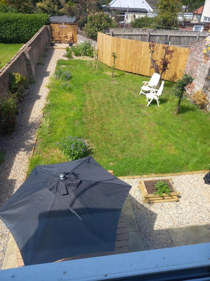 Pet Friendly Beautiful Detached Cottage Close To Spurn Point, Easington And Withersea Kingston upon Hull Exterior foto