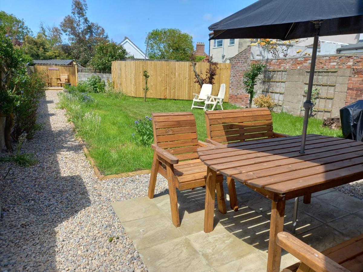 Pet Friendly Beautiful Detached Cottage Close To Spurn Point, Easington And Withersea Kingston upon Hull Exterior foto